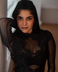 Divyabharathi Photos : என் போதை தேனே..கருப்பு உடையில் ஜொலிக்கும் அழகி திவ்ய பாரதியின் புகைப்படங்கள்!