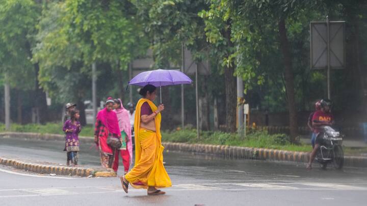 मौसम विभाग के अनुसार, 150 नॉट तक की अधिकतम गति वाली जेट स्ट्रीम हवाएं पूर्वोत्तर भारत में समुद्र तल से 12.6 किमी ऊपर चलने के कारण अगले 6-7 दिनों के दौरान अरुणाचल प्रदेश में छिटपुट हल्की या मध्यम बारिश या बर्फबारी होने की संभावना है. 24 फरवरी को गरज के साथ बिजली गिरने की संभावना है. 24 और 25 फरवरी को असम और मेघालय, नगालैंड, मणिपुर, मिजोरम और त्रिपुरा में अलग-अलग स्थानों पर हल्की या मध्यम बारिश होने की संभावना है.