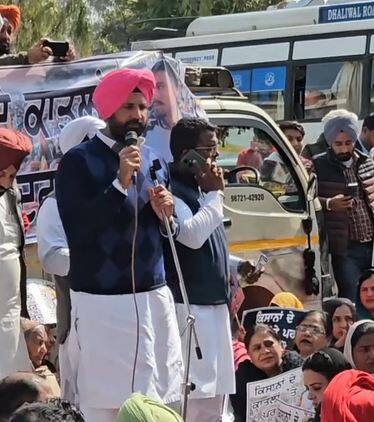 ਰਾਜਾ ਵੜਿੰਗ ਨੇ ਕਿਹਾ ਕਿ ਅਜ ਦਾ ਧਰਨਾ ਜੋ ਅਸੀ ਦਿਤਾ ਹੈ ਸ਼ੁਭਕਰਨ ਸਿੰਘ ਦੀ ਮੌਤ ਦਾ ਇਨਸਾਫ ਦੇਵੇ ਪੰਜਾਬ ਸਰਕਾਰ ਕਾਤਲਾ ਤੇ ਪਰਚਾ ਦਰਜ਼ ਹੋਣਾ ਚਾਹੀਦਾ ਹੈ।