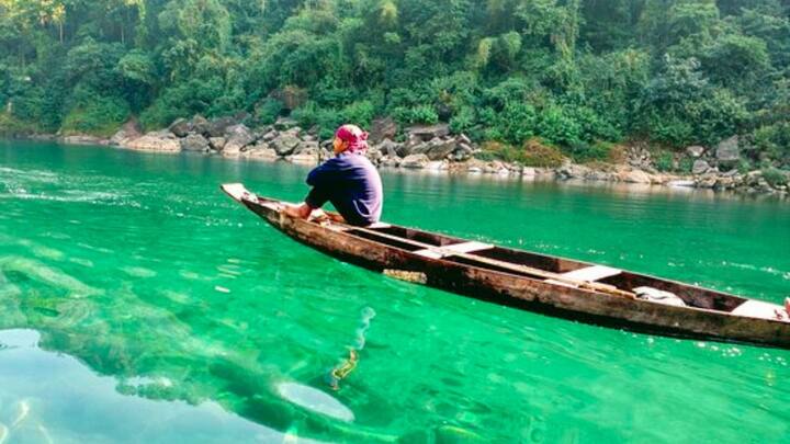 अगर भारत की सबसे साफ नदी की बात की जाए तो यह मेघालय में मौजूद है. इस नदी का नाम उमनगोत है. इस नदी का पानी इतना साफ है कि इसमें मौजूद तल के पत्थर भी एकदम साफ नजर आते हैं.