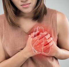 જો આ પ્રકારના લક્ષણો જોવા મળે તો થઈ જાઓ એલર્ટ, હાર્ટ એટેકના સંકેત હોઈ શકે