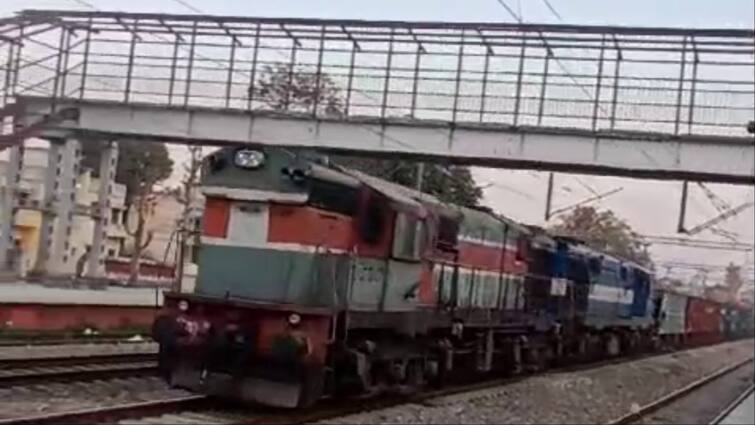 Jammu Goods train ran for 70 kilometers without driver People Shocked after seeing Viral Video बिना ड्राइवर अचानक चल पड़ी मालगाड़ी, 70 किलोमीटर तक दौड़ी, वीडियो हुआ वायरल तो लोग बोले- OMG