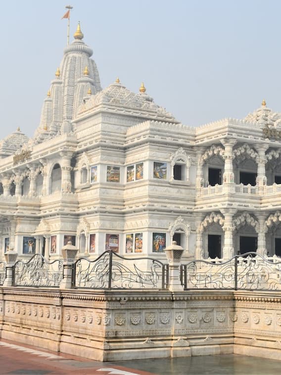 वृन्दावन के इन आश्रमों में रुकने की है फ्री व्यवस्था