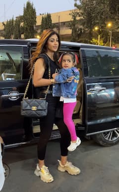 Shilpa Shetty Pics: बेटे के साथ ब्लैक ड्रेस में ट्विनिंग कर आउटिंग पर निकलीं शिल्पा शेट्टी, पति राज कुंद्रा की गोद में दिखीं समीशा, देखें तस्वीरें