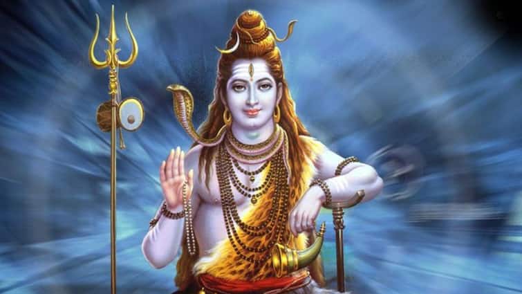 Mahashivratri 2024 Why Lord Shiva wear Snake his Neck What is Name Of Snake Vasuki Raja Marathi News Maharashtra Mahashivratri 2024 :  महादेवाच्या गळ्यात नाग का असतो? त्या नागाचे नाव काय आहे?