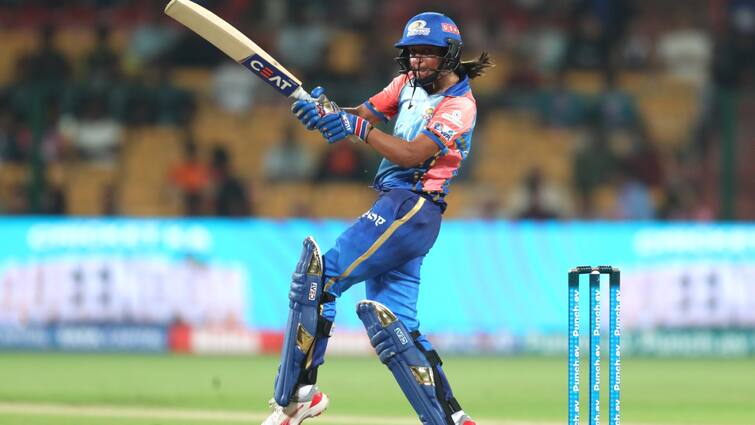 WPL 2024: मुंबई ने गुजरात को 5 विकेट से हराया, गेंदबाजों के शानदार प्रदर्शन के बाद कप्तान हरमनप