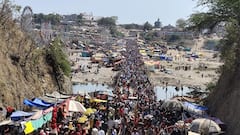 Beneshwar Dham Fair: बेणेश्वर धाम में उमड़ी भक्तों की भीड़, त्रिवेणी संगम में किया शाही स्नान, मेले का भी उठाया लुत्फ, देखें तस्वीरें