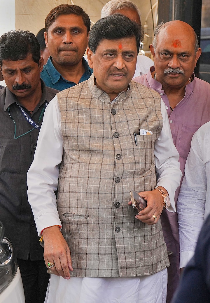 एडीआर की रिपोर्ट के अनुसार 36 प्रतिशत उम्मीदवारों ने अपने खिलाफ आपराधिक मामले घोषित किए हैं. इनमें से 17 प्रतिशत उम्मीदवारों पर गंभीर आपराधिक आरोप हैं और एक उम्मीदवार के खिलाफ हत्या के प्रयास से संबंधित मामला दर्ज है.