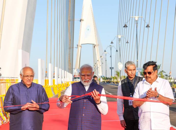 गुजरात में देश के सबसे लंबे केबल-आधारित ब्रिज 'सुदर्शन सेतु' से कनेक्टिविटी और पर्यटन को बढ़ावा मिलने की उम्मीद है.