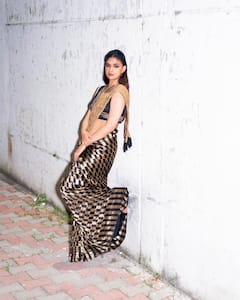 Keerthy Suresh: સાઉથ એક્ટ્રેસ કીર્તિ સુરેશનો બ્લેક સાડીમાં ગોર્જિયસ લૂક વાયરલ, જુઓ તસવીરો