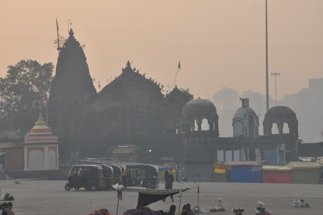 Nashik Weather Update : थंडीमुळे नाशिक पुन्हा गारठले, निफाडलाही हुडहुडी, काय आहे आजचे तापमान? Nashik Weather Update Temperatures drop again in Nashik and Niphad Maharashtra Marathi News Nashik Weather Update : थंडीमुळे नाशिक पुन्हा गारठले, निफाडलाही हुडहुडी, काय आहे आजचे तापमान?
