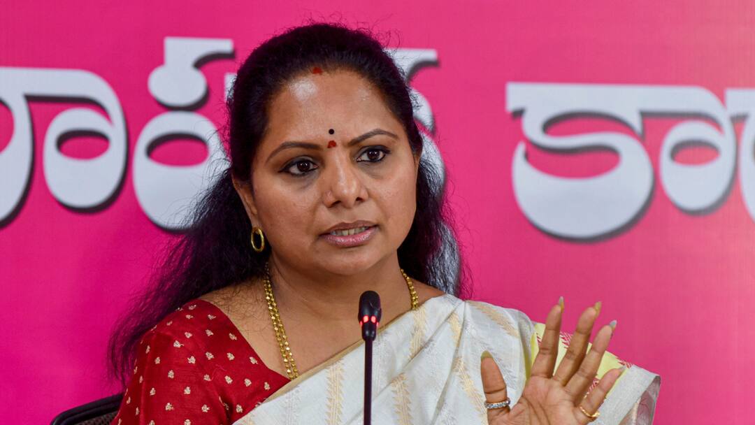 शराब घोटाला: KCR की बेटी कविता ने CBI से की नोटिस वापस लेने की अपील, बताई ये वजह Delhi Excise Policy Case KCR Daughter K Kavita Asks CBI To Withdraw Notice शराब घोटाला: KCR की बेटी कविता ने CBI से की नोटिस वापस लेने की अपील, बताई ये वजह