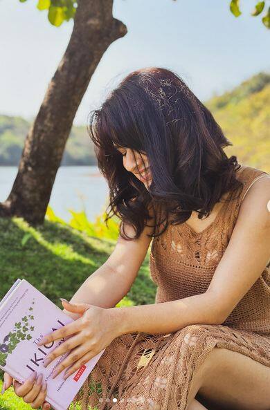 ਤੁਹਾਨੂੰ ਦੱਸ ਦੇਈਏ ਕਿ ਜਦੋਂ ਵੀ ਅਦਾਕਾਰਾ ਇੰਸਟਾਗ੍ਰਾਮ 'ਤੇ ਆਪਣੀਆਂ ਤਸਵੀਰਾਂ ਪੋਸਟ ਕਰਦੀ ਹੈ ਤਾਂ ਉਹ ਅਕਸਰ ਸੋਸ਼ਲ ਮੀਡੀਆ ਦਾ ਤਾਪਮਾਨ ਵਧਾ ਦਿੰਦੀ ਹੈ।