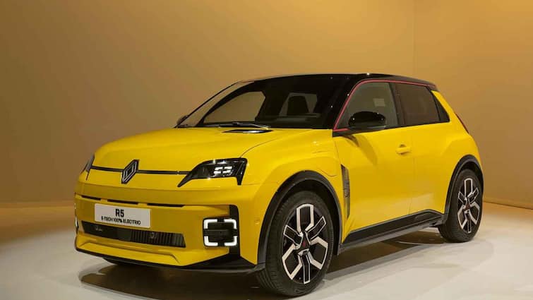 Renault Motors revealed their 5 electric hatchback for global market Renault 5 Electric Car: रेनॉ ने पेश की अपनी ‘5' इलेक्ट्रिक हैचबैक, मिलेगी 400 किमी की रेंज