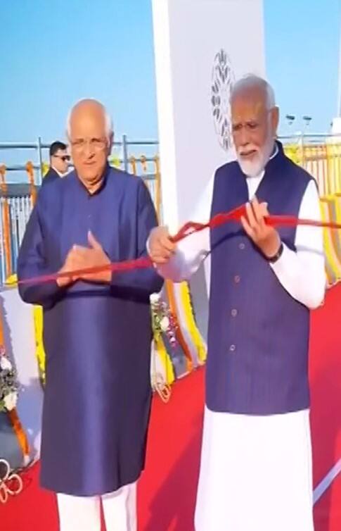 પીએમ મોદીએ સુદર્શન સેતુ પર મારી લટાર