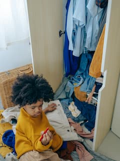 Lifestyle : कपाटात कपडे नीट ठेवण्यासाठी काही सोप्या टिप्स!