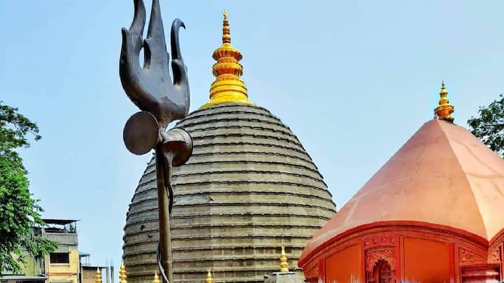 Maa Kamakhya Devi Corridor: मां कामाख्या मंदिर को 21वीं सदी के हिसाब से तैयार किया जाएगा, जिसके लिए डिटेल्ड प्रोजेक्ट रिपोर्ट तैयार कर ली गई है. मां कामाख्या मंदिर 51 शक्तिपीठों में से एक है