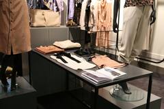 Lifestyle : कपाटात कपडे नीट ठेवण्यासाठी काही सोप्या टिप्स!