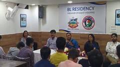 'कामयाब कोटा' अभियान के तहत डीएम ने छात्रों के साथ किया डिनर, बढ़ाया उनका मनोबल