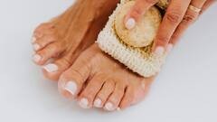 Health Tips : रात्री झोपताना ' या ' व्यक्तींनी नक्की पाय धुवावेत , मिळेल आराम!