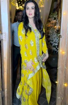 आंखों में काजल, होठों पर मुस्कान... पीले सूट में अप्सरा लगीं Preity Zinta, 49 साल की उम्र में खूबसूरती देख कायल हुए फैंस