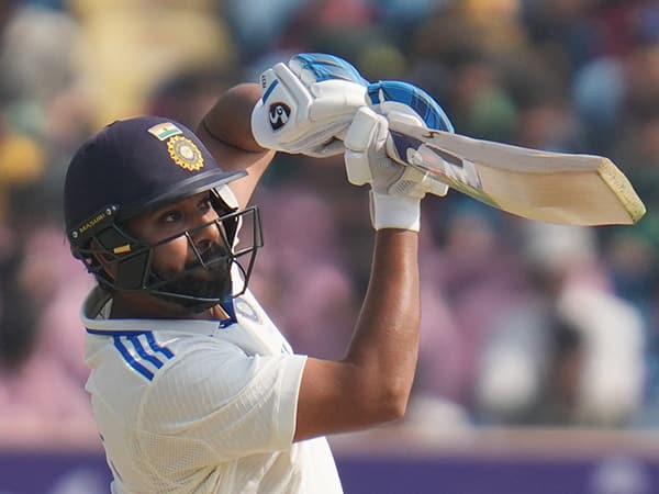 Rohit Sharma completes 4000 Test runs during fourth match against England get to know Rohit Sharma: সিরিজ জয়ের হাতছানি, তার আগে ব্যাট হাতে রাঁচিতে নতুন মাইলফলক স্পর্শ রোহিতের