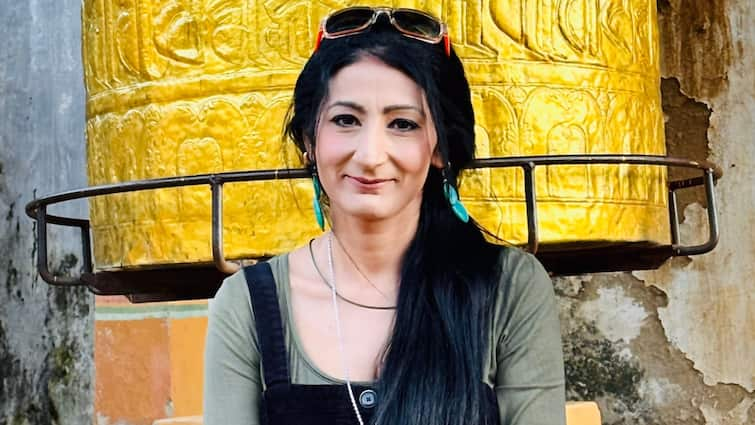 UK professor Nitasha Kaul invited by Karnataka govt denied entry to india  deported to London from Bangalore airport | भारतीय मूल की प्रोफेसर का दावा-  कर्नाटक सरकार ने लेक्चर के लिए दिया