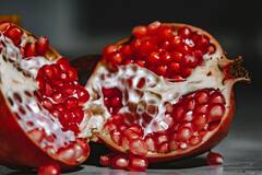 Pomegranate Benefits :   हे आहेत डाळिंब खाण्याचे फायदे आणि साठविण्याची योग्य पद्धत !