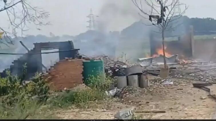 7 Killed In Blast At Firecracker Factory In uttar pradesh Kaushambi places UP Accident: வெடித்து சிதறிய பட்டாசு ஆலை! 7 பேர் உயிரிழந்த சோகம் - அதிர்ந்த உத்தர பிரதேசம்!