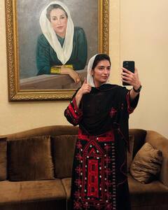 ब्रिटेन में पढ़ाई, मां बेनजीर की तरह तेजतर्रार, जानिए कौन हैं आसिफा भुट्टो, जिनकी PAK संसद में होगी एंट्री