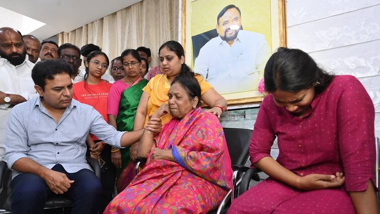 BRS working president KTR visited MLA Lasya Nandita family in secunderabad KTR News: ఆరోజు అందుకే రాలేకపోయా, లాస్య నందిత ఇంటికి కేటీఆర్ - ఫ్యామిలీకి పరామర్శ