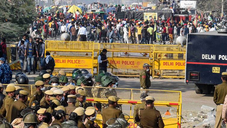 Delhi Police opened Singhu and Tikri border, Internet restored in Haryana know details Farmers Protest: ਦਿੱਲੀ ਪੁਲਿਸ ਨੇ ਸਿੰਘੂ ਤੇ ਟਿੱਕਰੀ ਬਾਰਡਰ ਖੋਲ੍ਹੇ, ਹਰਿਆਣਾ ਵਿੱਚ ਇੰਟਰਨੈੱਟ ਬਹਾਲ