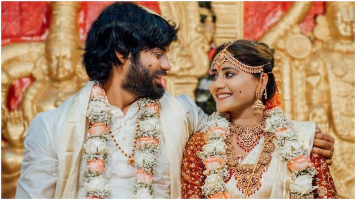 Vasanthi Krishnan shares her marriage photos in social media Vasanthi Krishnan: సక్సెస్‌ఫుల్ మ్యారేజ్‌కు.. సూత్రం అదే - పెళ్లి ఫోటోలను షేర్ చేసిన వాసంతి కృష్ణన్