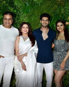 कभी माधुरी संग दिए पोज तो कभी दोस्तों संग की मस्ती, Bhagyashree ने अपने बर्थडे बैश की Inside तस्वीरें की शेयर