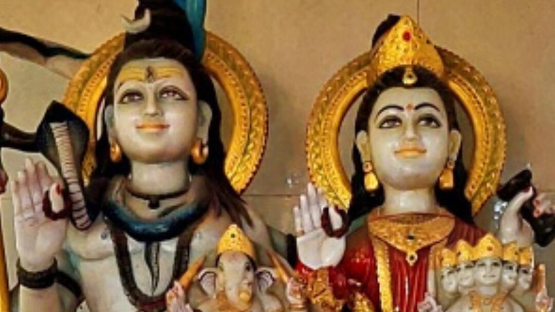 Mahashivratri 2024 Ke Upay Bring These Five Things at Home For Lord Shiva Blessings Mahashivratri 2024 Ke Upay: Bring These Five Things To Seek Blessings Of Lord Shiva