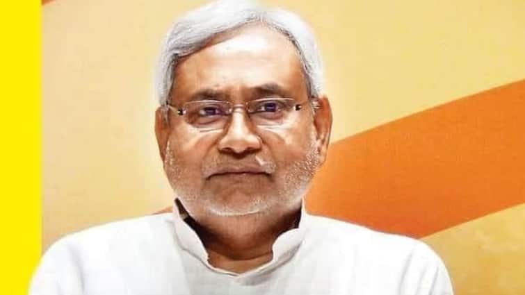 Bihar CM Nitish Kumar expressed grief over death of nine in road accident Kaimur Bihar: कैमूर सड़क हादसे में नौ की मौत पर CM नीतीश कुमार ने जताया दुख, डीएम को दिए ये आदेश