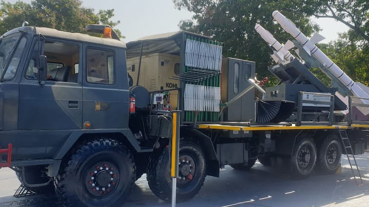 SAMAR-1 का वजन 105 किलोग्राम, लंबाई 9.7 फीट, व्यास 6.5 इंच और इसमें 7.4 kg का वॉरहेड लगता है. जबकि SAMAR-2 का वजन 253 kg है. यह समर-1 तुलना में ज्यादा लंबी है. इसकी लंबाई 13.4 फीट है. इसमें 39 kg का वॉरहेड लगा है.