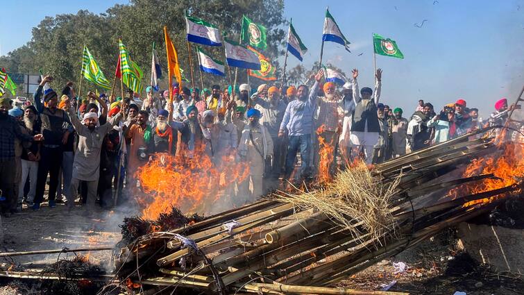 Farmers Tenting At Punjab-Haryana Border Protest Towards WTO, Burn Effigies