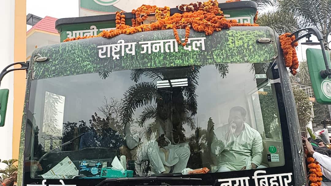 Tejashwi Yadav Changes in Jan Vishwas Yatra Know what he said on Kosi and Seemanchal in Supaul ANN Jan Vishwas Yatra: तेजस्वी यादव की यात्रा में बदलाव, जानिए सुपौल में कोसी और सीमांचल पर क्या कहा