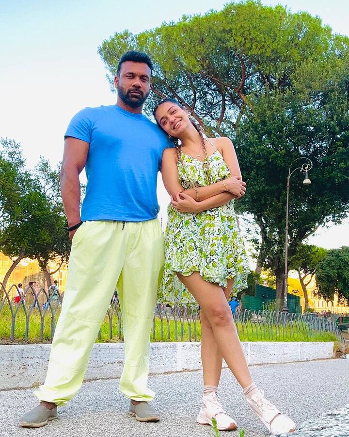 दिव्या और अपूर्व शादी के बाद अब एक-दूजे के हो गए हैं. अपूर्व ने इंटरव्यू में बताया कि दिव्या से मिलने के बाद पता चल गया था कि इस रिश्ते में ब्रेकअप नहीं होगा और ये रिश्ता शादी तक जाएगा.