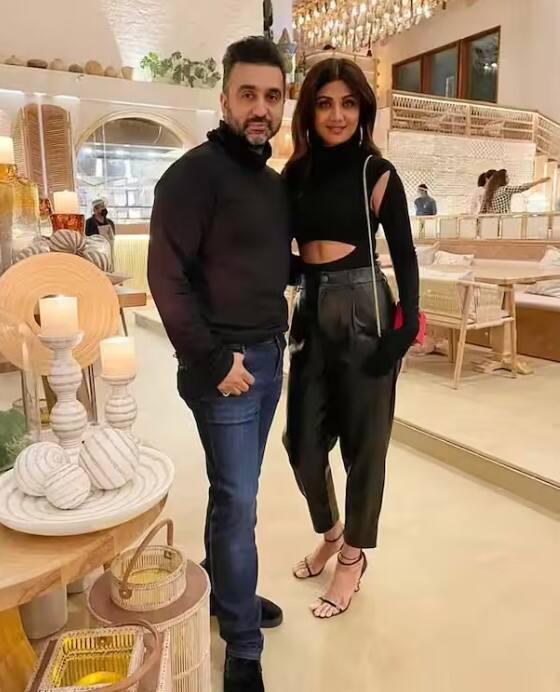 ਸ਼ਿਲਪਾ ਸ਼ੈੱਟੀ- ਬਾਲੀਵੁੱਡ ਦੀ ਸੁਪਰ ਹੌਟ ਅਭਿਨੇਤਰੀ ਸ਼ਿਲਪਾ ਸ਼ੈੱਟੀ ਦਾ ਨਾਂ ਵੀ ਇਸ ਲਿਸਟ 'ਚ ਹੈ। ਅਭਿਨੇਤਰੀ ਹੋਣ ਦੇ ਨਾਲ-ਨਾਲ ਉਹ ਇੱਕ ਬਿਜ਼ਨੈੱਸ ਵੂਮੈਨ ਵੀ ਹੈ। ਸ਼ਿਲਪਾ ਦਾ ਮੁੰਬਈ 'ਚ 'Bastian' ਨਾਂ ਦਾ ਰੈਸਟੋਰੈਂਟ ਹੈ।