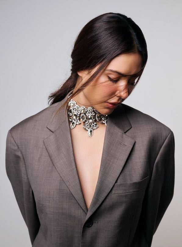 ਇਸ ਦੌਰਾਨ ਸੋਨਮ ਬਾਜਵਾ ਨੇ ਇੱਕ ਅਜਿਹੀ ਪੋਸਟ ਸ਼ੇਅਰ ਕੀਤੀ ਜਿਸ ਕਾਰਨ ਪ੍ਰਸ਼ੰਸਕਾਂ ਦਾ ਦਿਲ ਟੁੱਟ ਗਿਆ। ਅਸਲ ਵਿੱਚ ਪੰਜਾਬੀ ਅਦਾਕਾਰਾ ਨੇ ਆਪਣੇ ਸੋਸ਼ਲ ਮੀਡੀਆ ਹੈਂਡਲ ਉੱਪਰ ਇੱਕ ਲਵ ਵਾਲਾ ਪੋਸਟ ਸ਼ੇਅਰ ਕੀਤਾ ਹੈ।