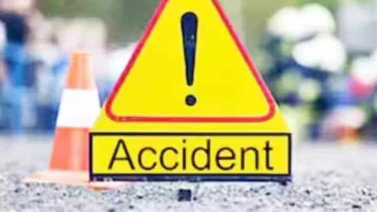 ballia accident in up Day of accidents in UP 6 dead in Ballia three injured in Kushinagar road accident Road Accident: यूपी में हादसों का दिन, बलिया में 6 की मौत, कुशीनगर सड़क हादसे में तीन घायल