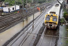 Railway Luggage Rules: ट्रेन में सबसे ज्यादा कौन ले जा सकता है सामान, इतनी होती है लिमिट