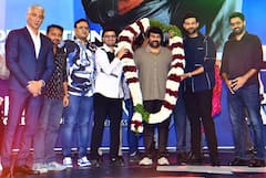 Varun Tej Chiranjeevi: చిరుకు మెగా సన్మానం - పెదనాన్న, నాన్నతో వరుణ్ తేజ్ లవ్లీ పిక్స్