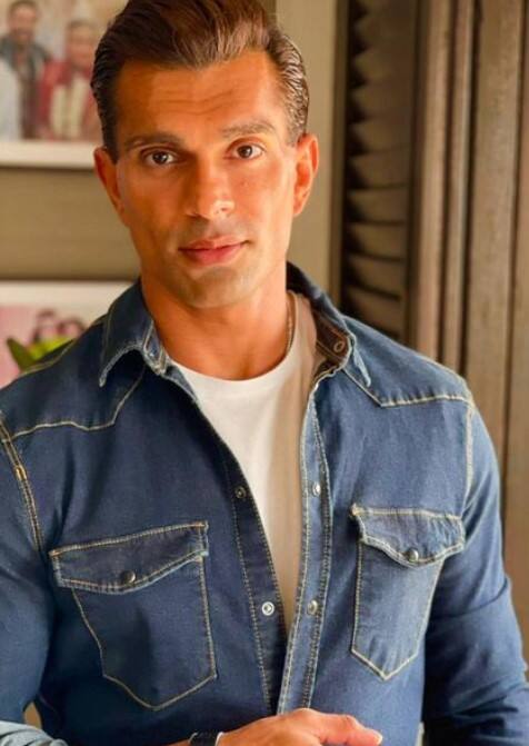 फरवरी 1982 में करण सिंह ग्रोवर का जन्म नई दिल्ली में एक पंजाबी सिख परिवार में हुआ था. जब करण छोटे थे तो उनका परिवार सऊदी अरब चला गया.वहां उन्होंने इंटरनेशनल इंडियन स्कूल, दम्मम सऊदी अरब से अपनी स्कूली एजुकेशन पूरी की और आईएचएम मुंबई से होटल मैनेजमेंट में डिग्री हासिल की.