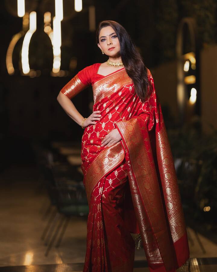 तिच्या आयुष्यातल्या या वाईट काळाविषयी बोलताना सोनालीने तिच्यावर सिनेसृष्टी सोडण्याची वेळ आली होती, असा देखील उल्लेख केला. सोनाली ही तिच्या अभिनयामुळे कायमच प्रेक्षकांच्या पसंतीस उतरली आहे. (photo:sonalee18588/ig)