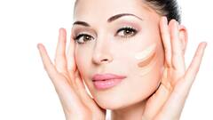 फाउंडेशन का सही इस्तेमाल जान लेंगे तो कभी नहीं पड़ेंगे चेहरे पर पैच