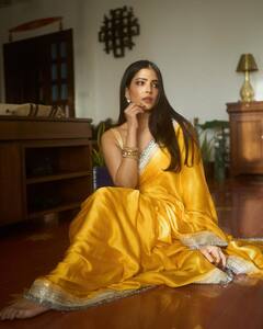 Malavika Mohanan Photos : கரு கரு விழிகளால் கயல் விழி கொல்கிறாள்.. மினுமினுக்கும் மாளவிகா மோகனன்!