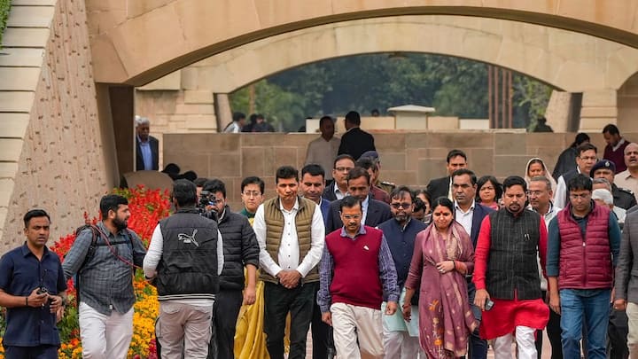 Delhi CM Arvind Kejriwal with cabinet ministers and party legislators seen leaving Rajghat. (Image source: PTI)
